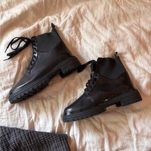Johnston & Murphy Black Women's Combat Ankle Boots NWOT women’s 7
